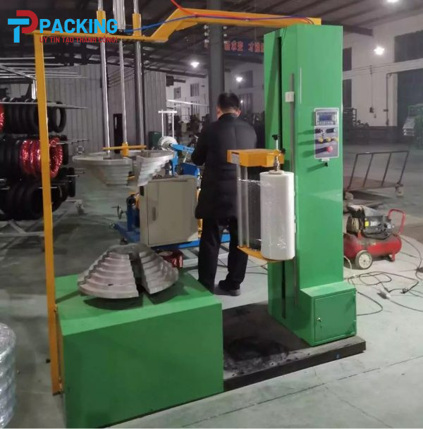 Máy quấn màng co chồng cuộn lốp xe