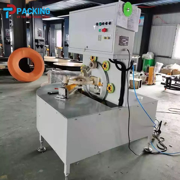 Máy quấn màng lốp xe